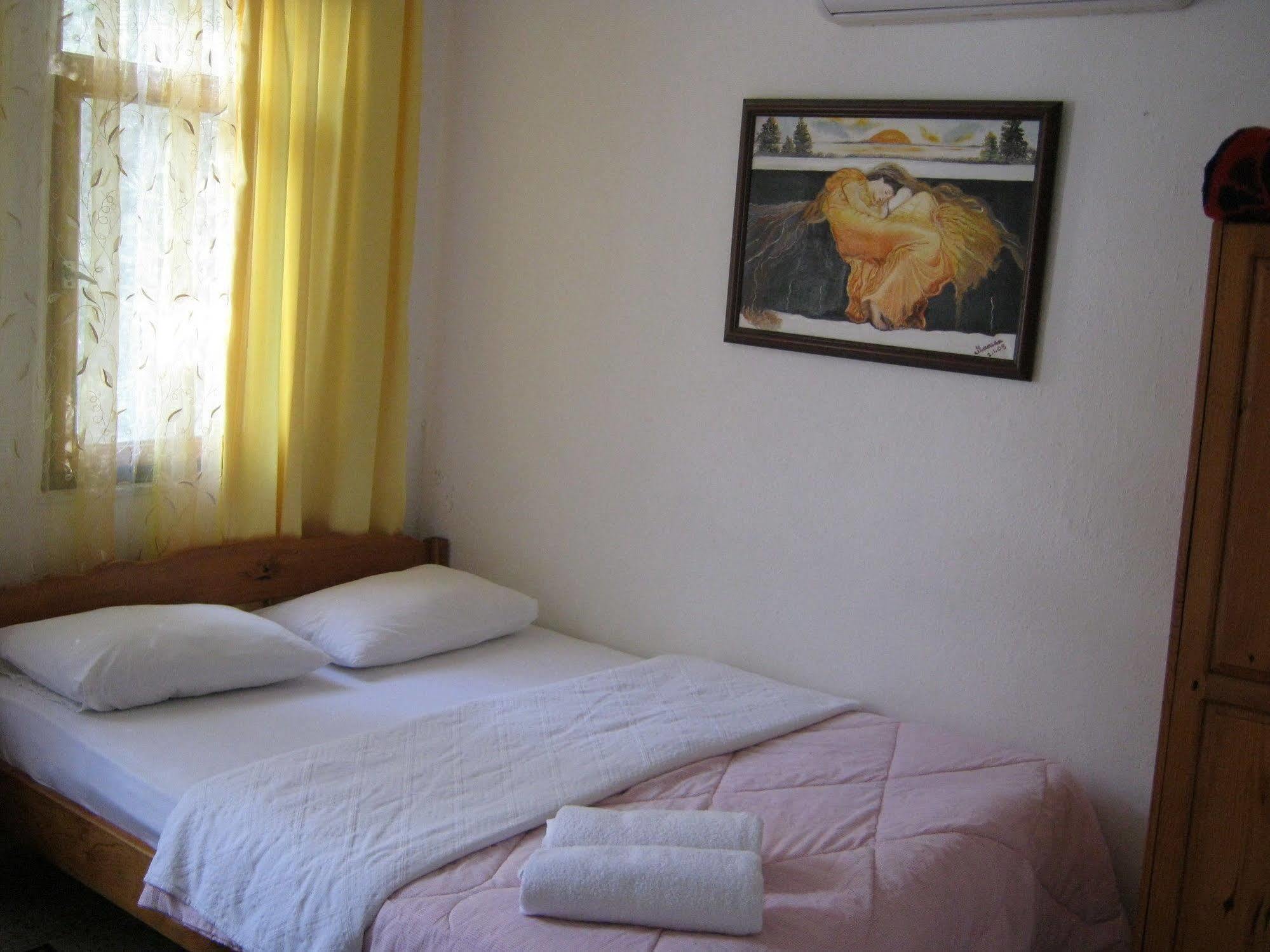 Ferah Hostel Monica'S Place Fethiye Exterior foto